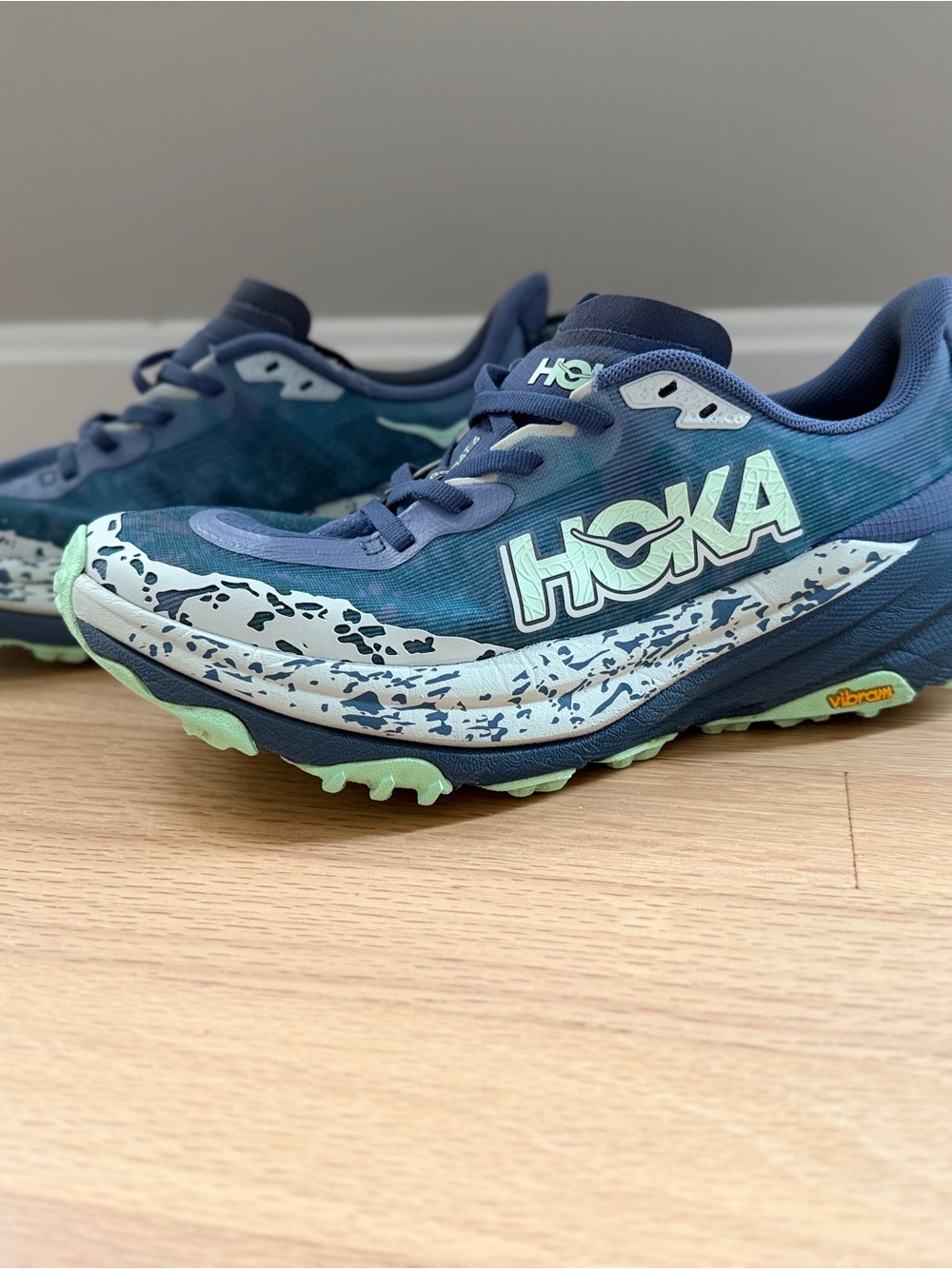 HOKA One One Speedgoat 6 Trail Running Shoes Women's US 8B /Green Vibram